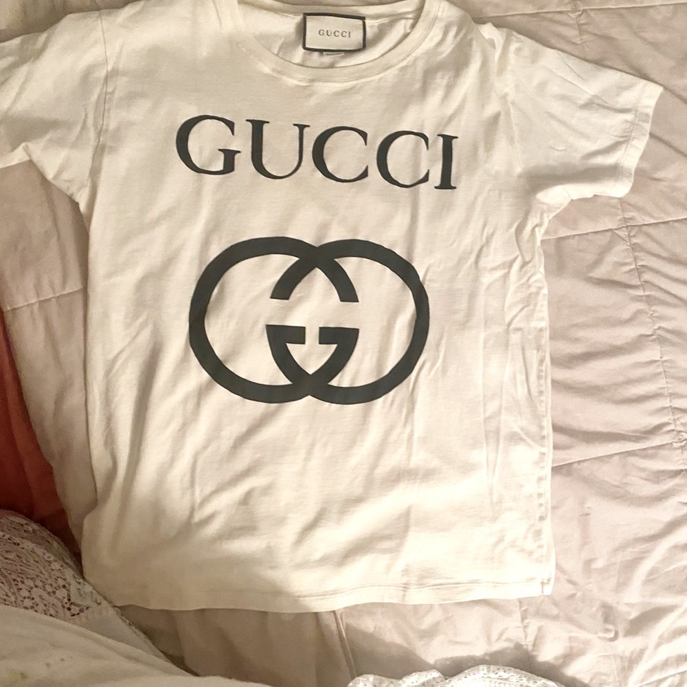 Gucci t shirt size medium
